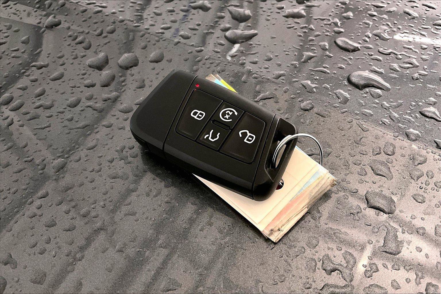 Used 2024 Volkswagen Jetta SE image 9