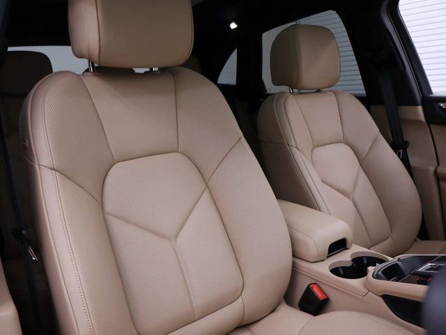 New 2024 Porsche Macan image 32