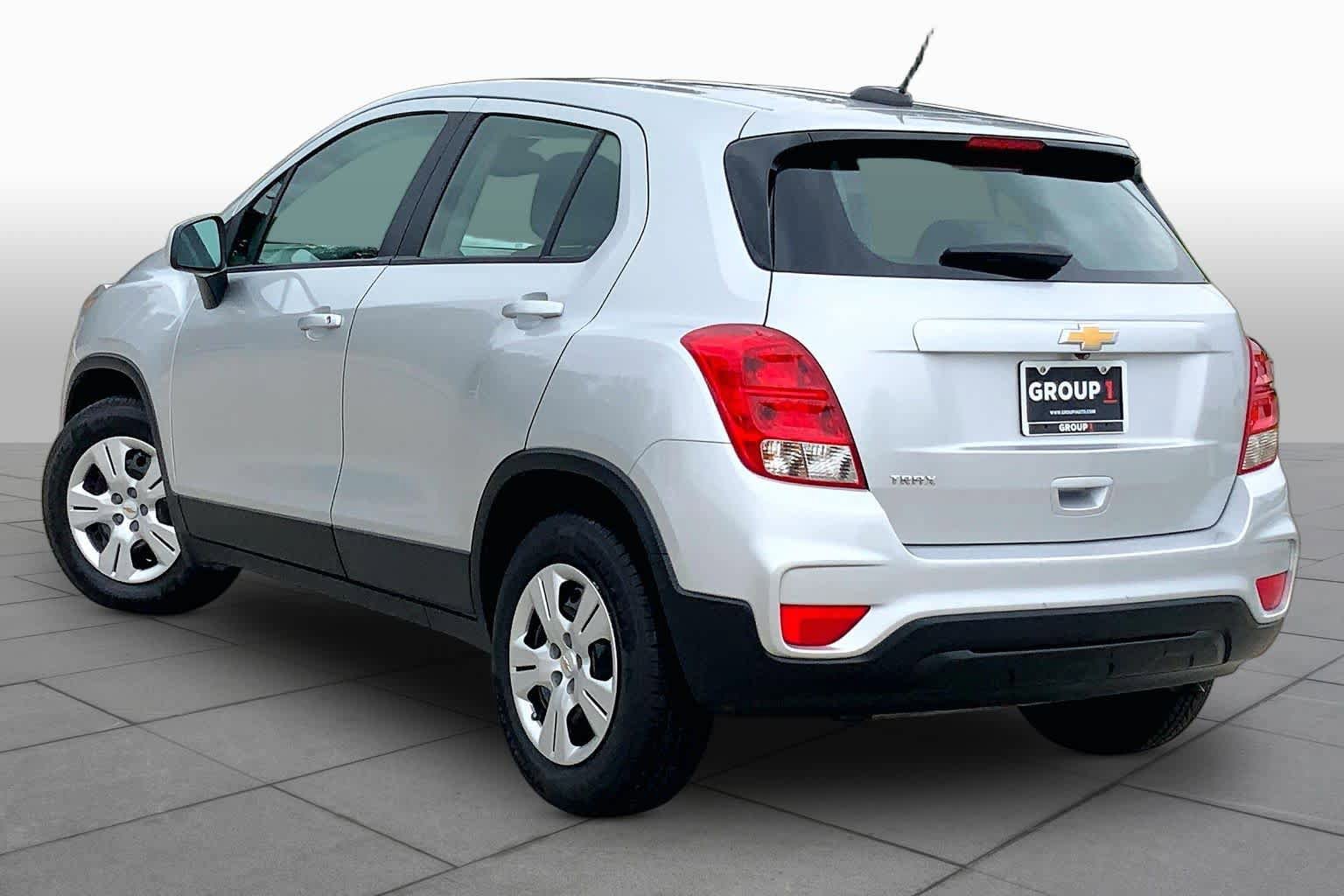 Used 2018 Chevrolet Trax LS FWD image 12