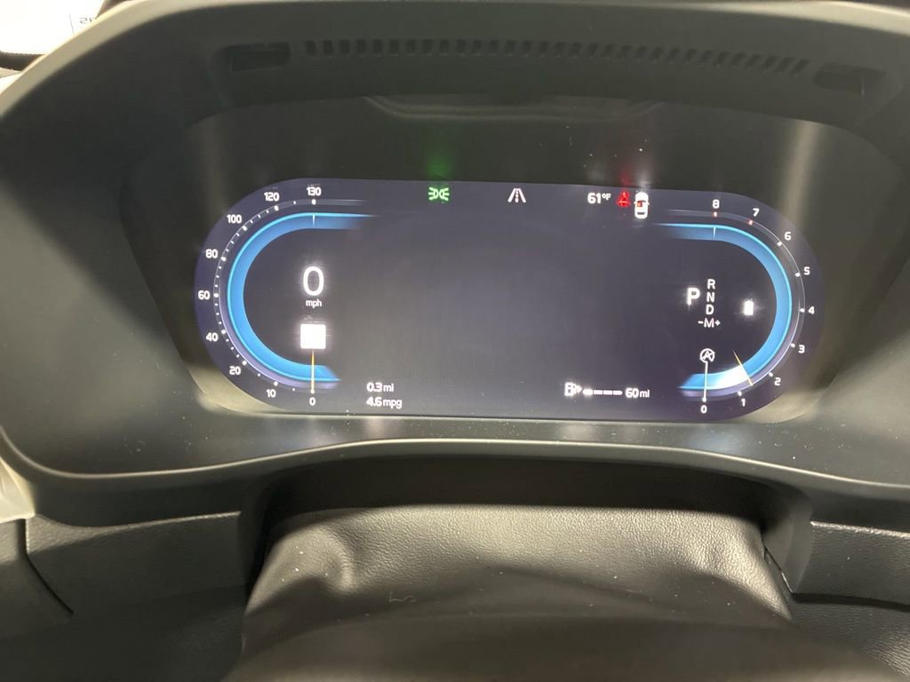 Used 2024 Volvo XC40 B5 Core image 17