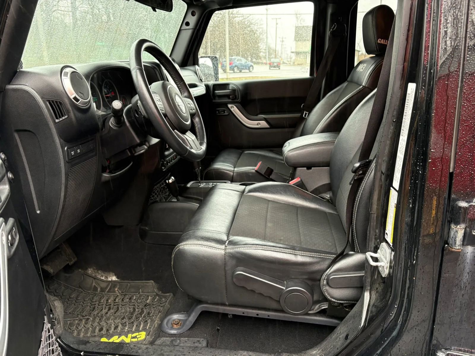 Used 2012 Jeep Wrangler Unlimited Rubicon image 7