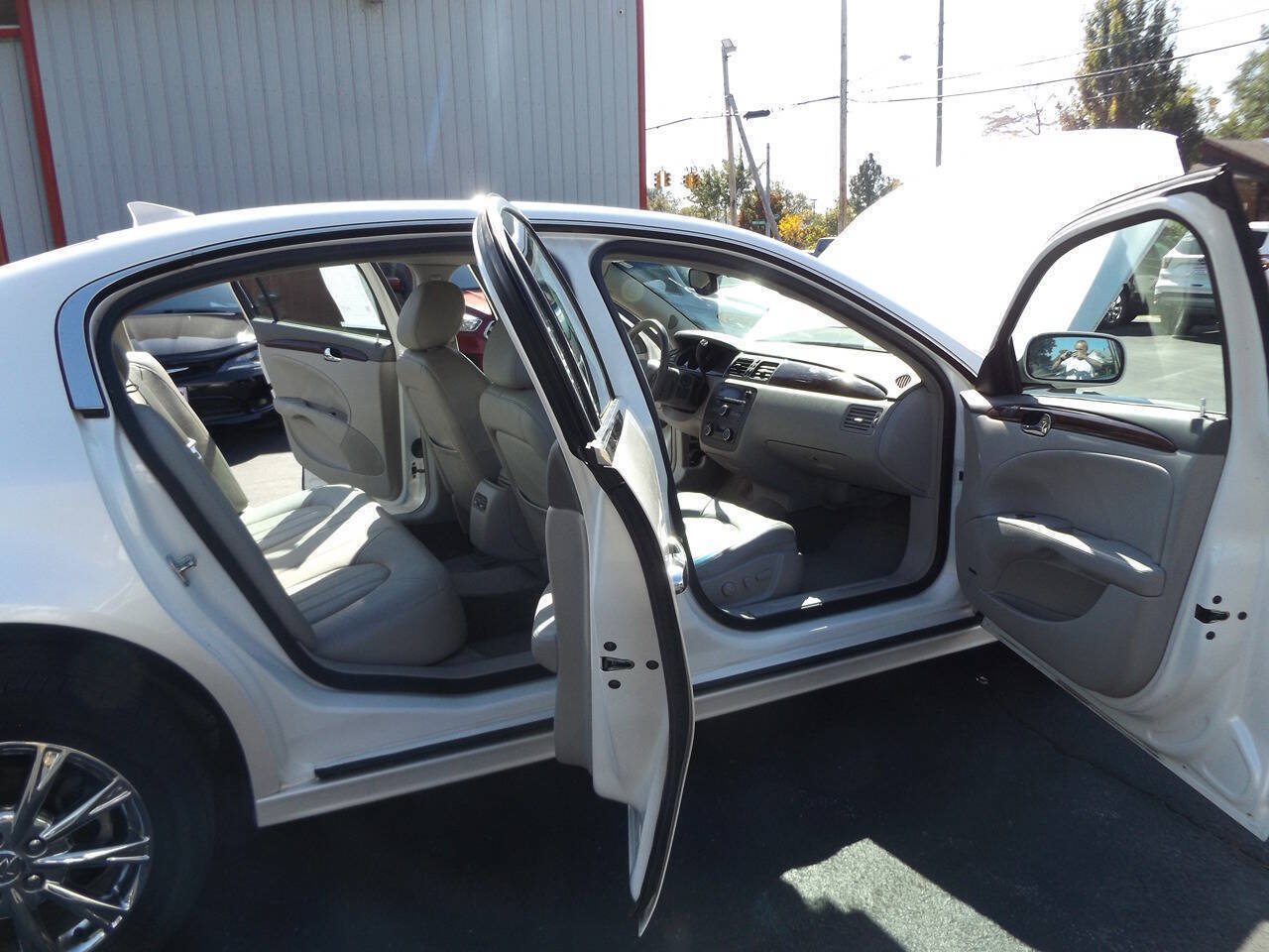 Used 2011 Buick Lucerne CXL FWD image 20
