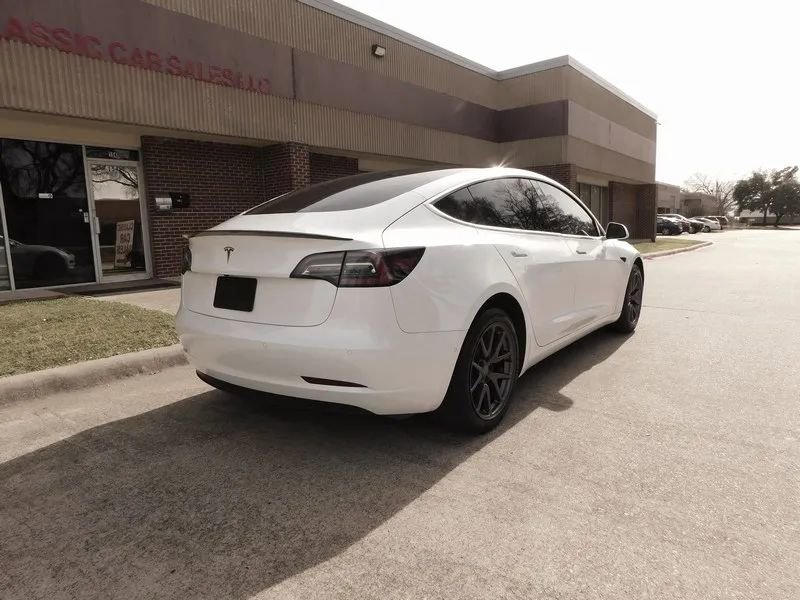 Used 2020 Tesla Model 3 Standard Range Plus image 2