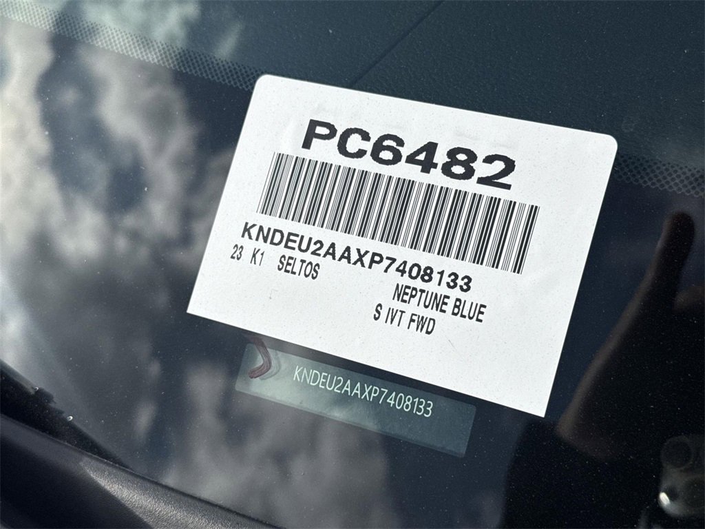 Used 2023 Kia Seltos S w/ Navigation Package image 32