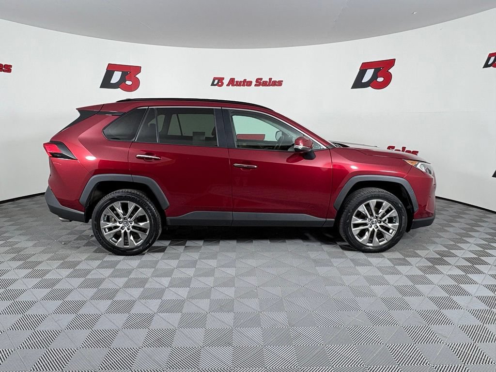 Used 2019 Toyota RAV4 Limited FWD image 7