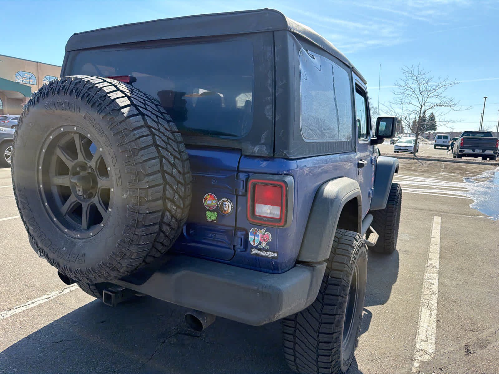 Used 2019 Jeep Wrangler Sport S image 3