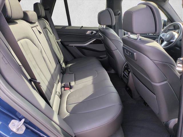 Used 2021 BMW X5 M50i image 21