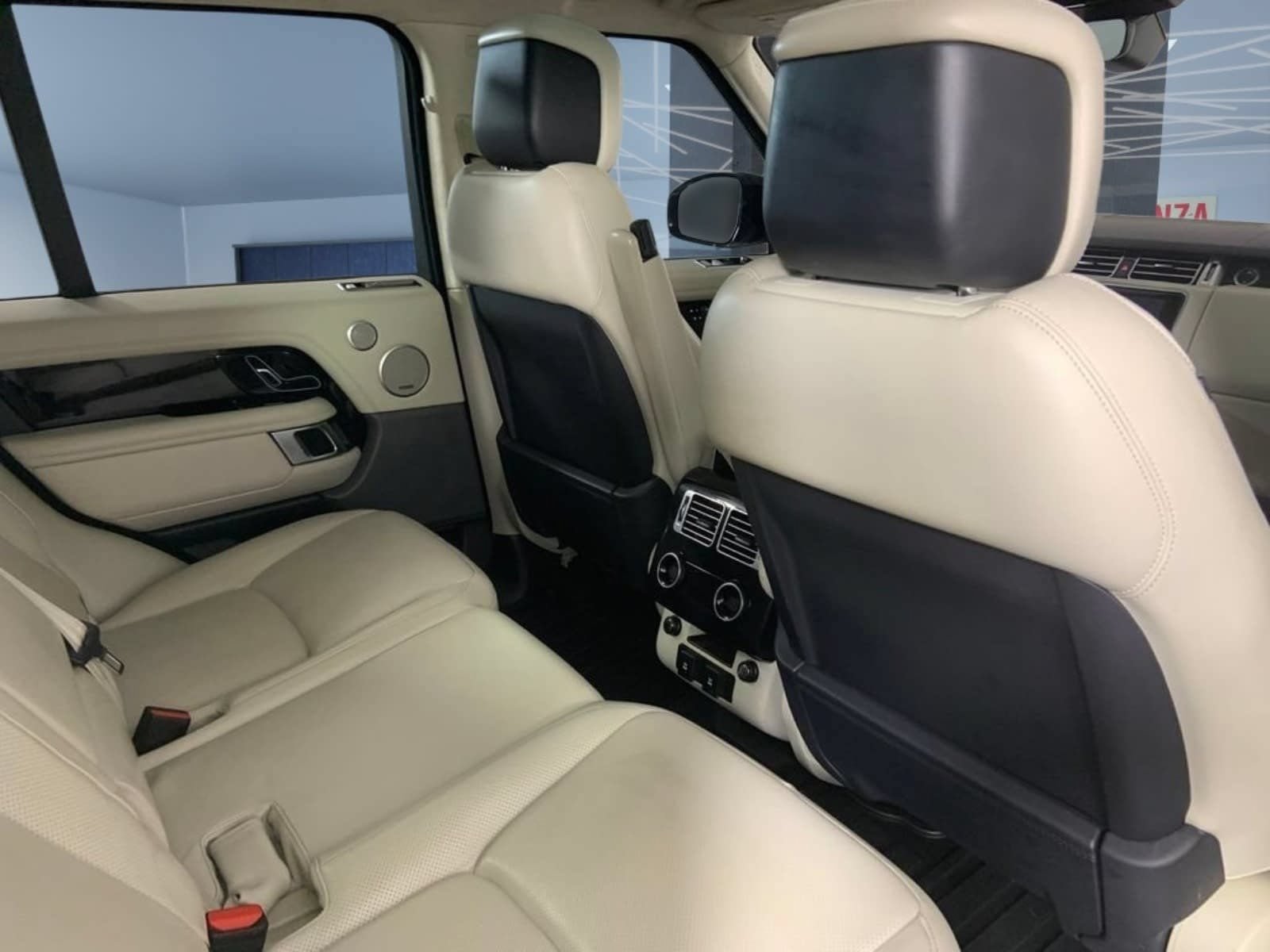 Used 2019 Land Rover Range Rover HSE AWD/4WD image 14