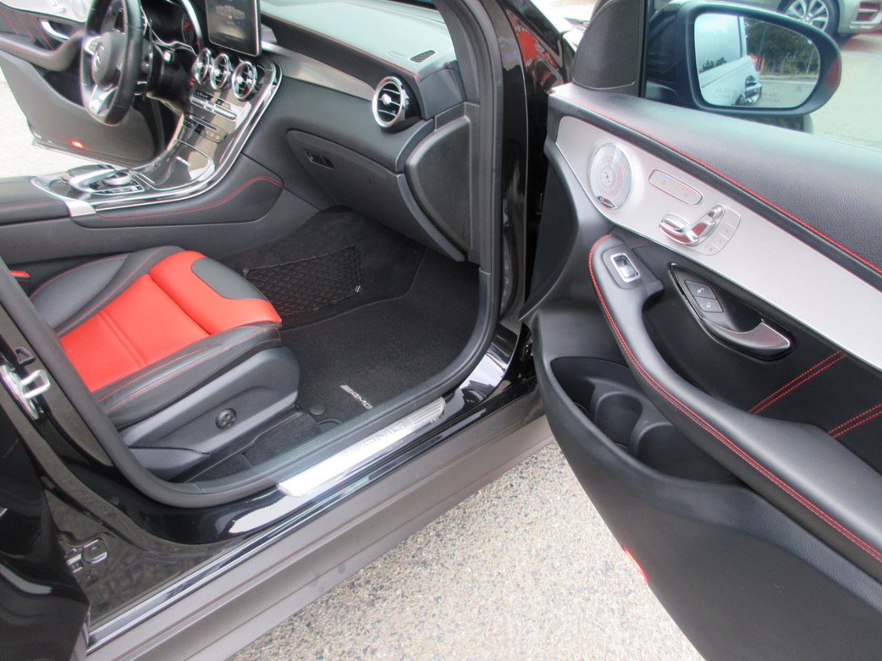 Used 2019 Mercedes-Benz GLC 63 AMG 4MATIC image 23