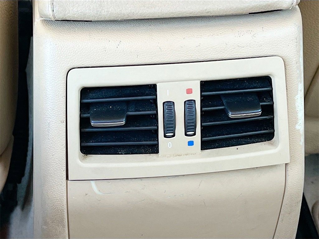 Used 2011 BMW 328i Sedan w/ Premium Pkg image 26