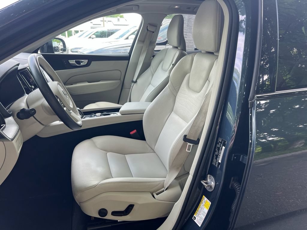 Certified 2023 Volvo XC60 B5 Plus w/ Climate Package AWD/4WD image 11