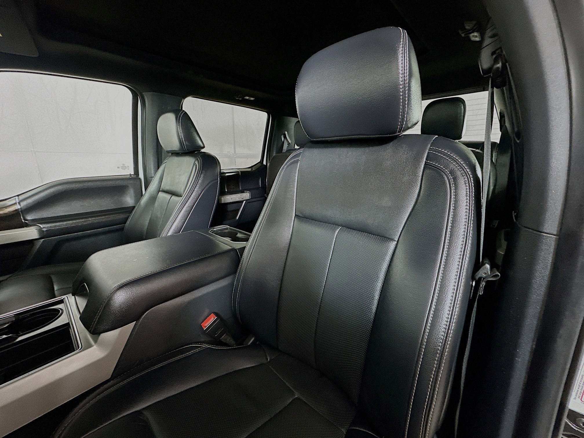Used 2022 Ford F250 Lariat w/ Black Appearance Package image 20