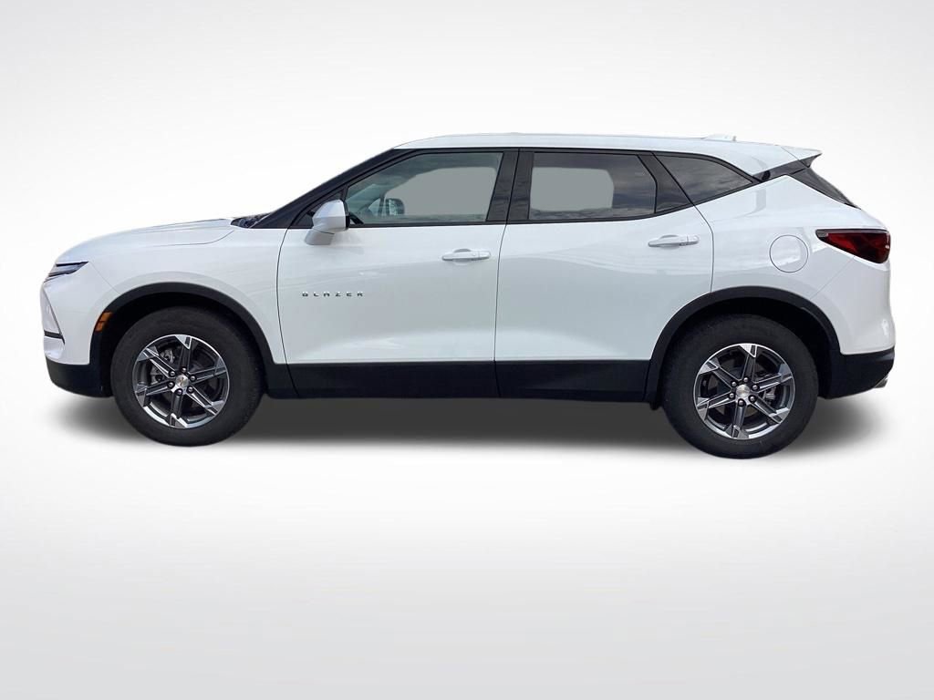 Used 2025 Chevrolet Blazer LT AWD/4WD image 7