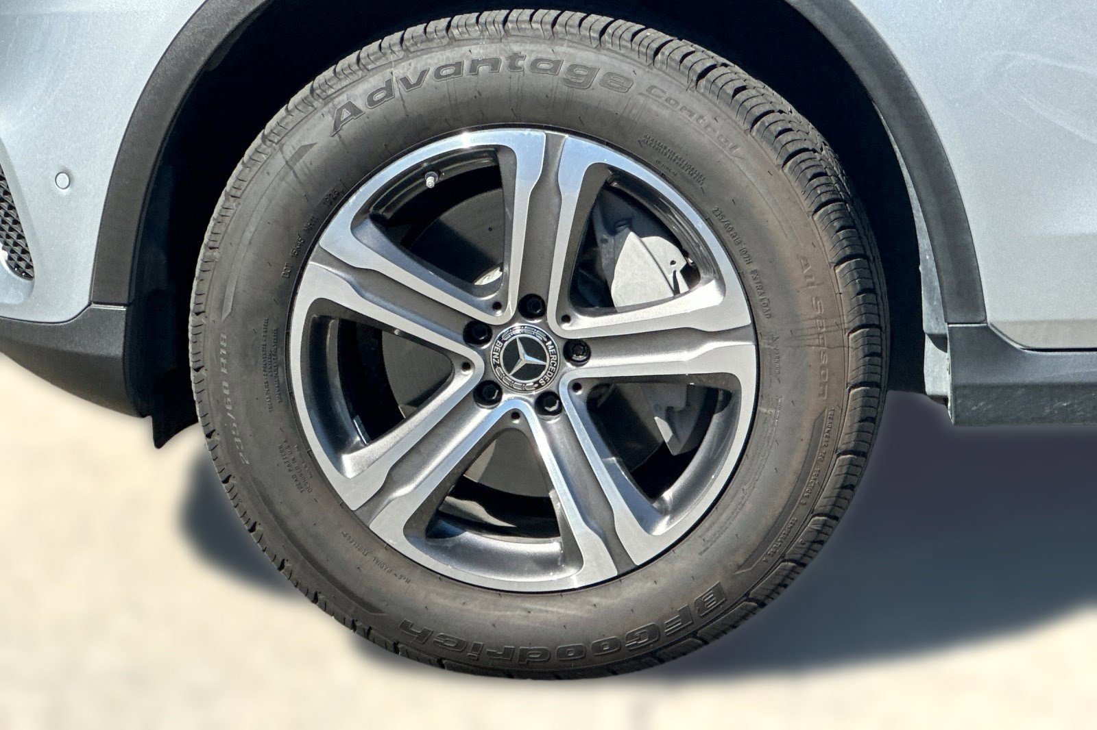 Used 2022 Mercedes-Benz GLC 300 4MATIC image 11