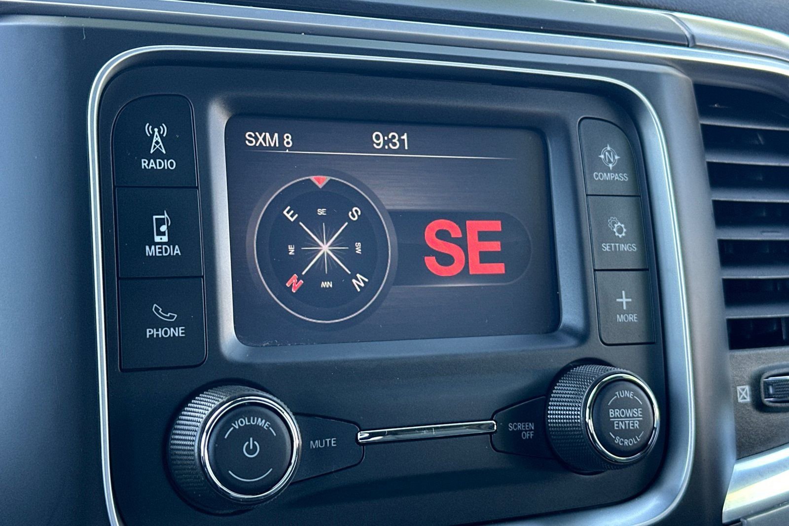 Used 2022 RAM 1500 Classic SLT image 17