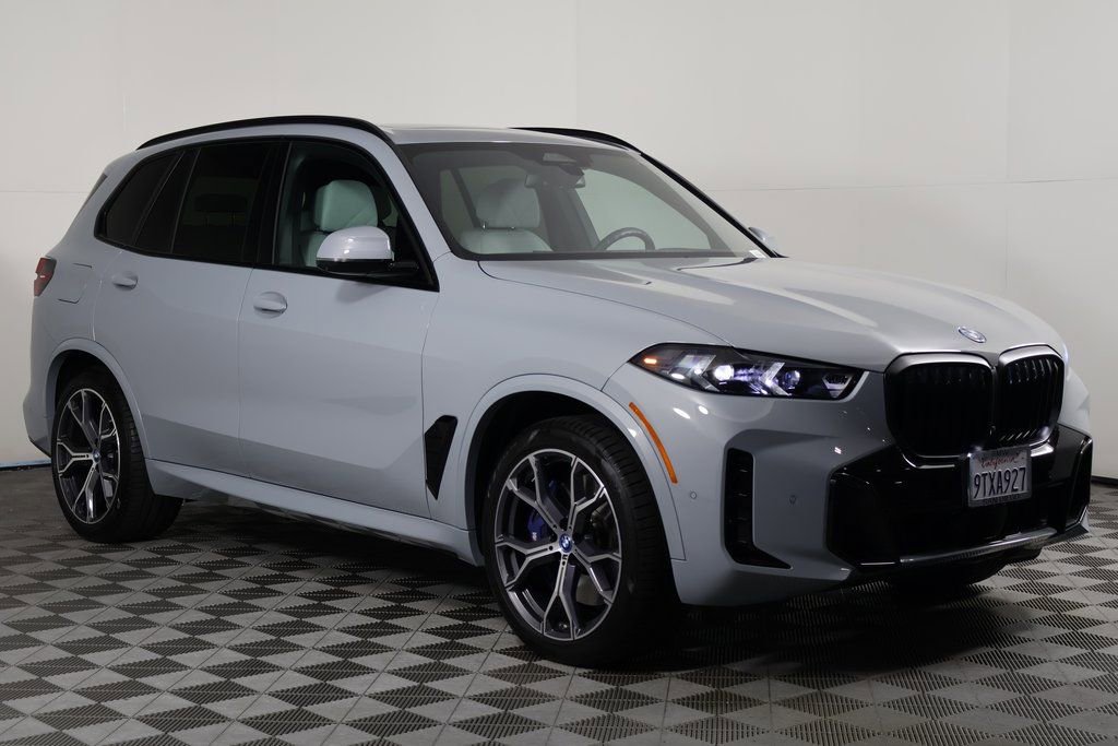 Used 2025 BMW X5 xDrive50e w/ M Sport Package image 3