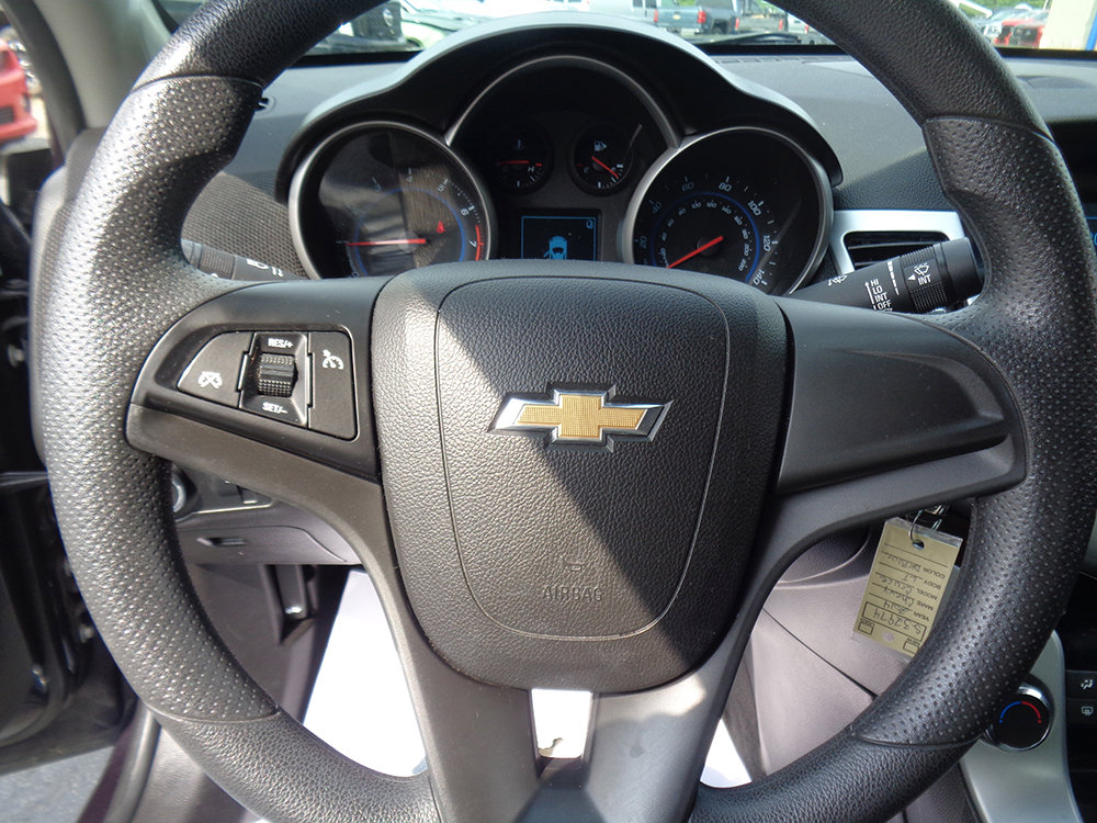 Used 2014 Chevrolet Cruze LT image 17