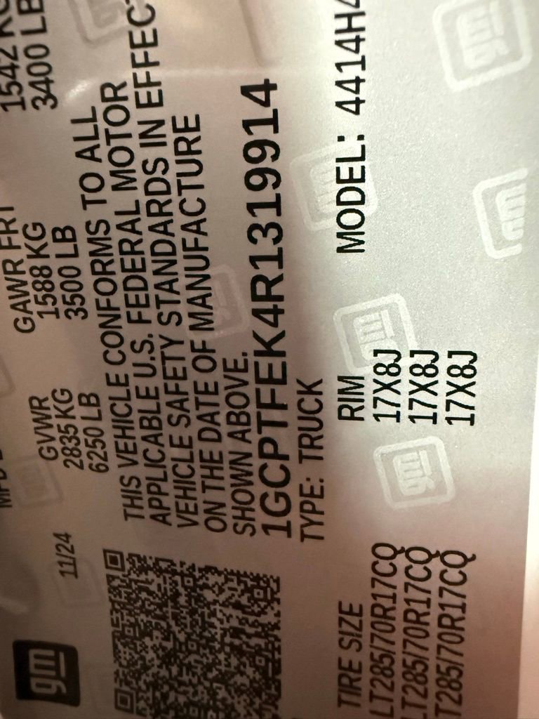 Used 2024 Chevrolet Colorado ZR2 w/ Technology Package image 24