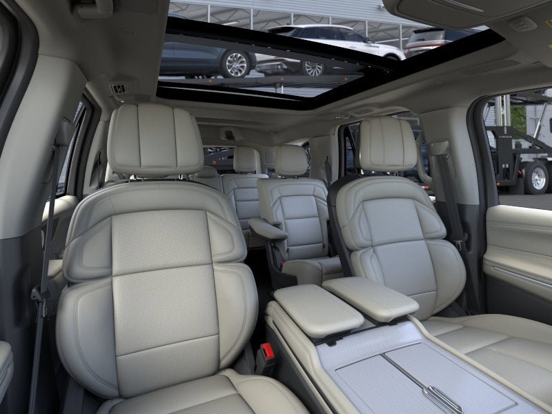 New 2026 Lincoln Navigator Reserve AWD/4WD image 10