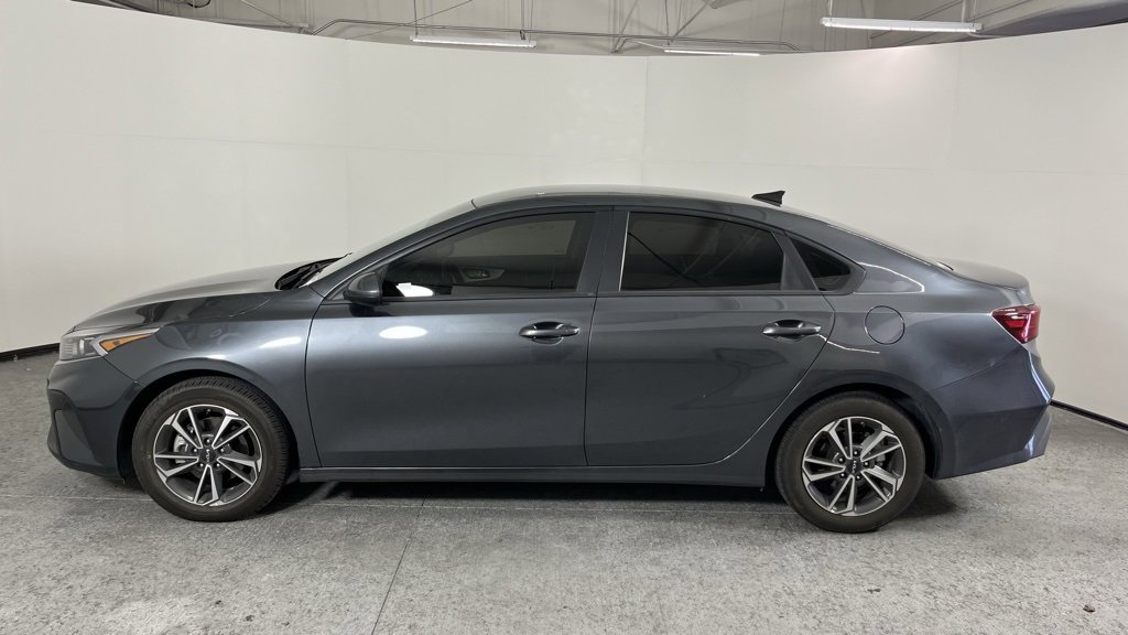Used 2024 Kia Forte LXS image 3