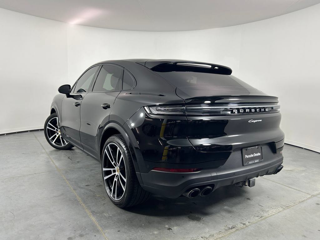 Used 2024 Porsche Cayenne Coupe AWD/4WD image 3