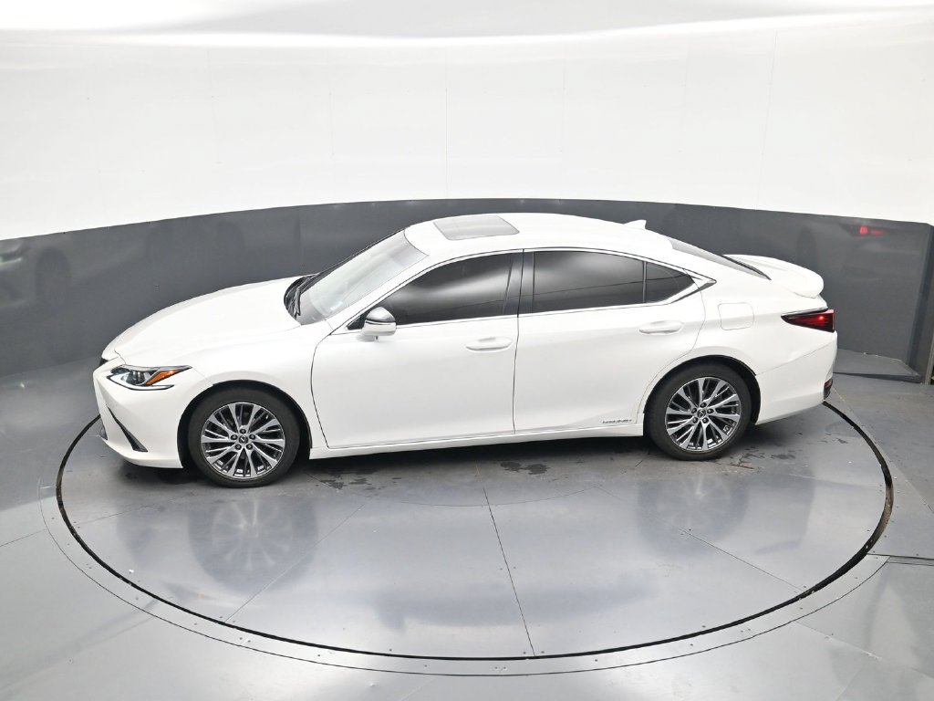 Used 2019 Lexus ES 300h w/ Premium Package FWD image 30