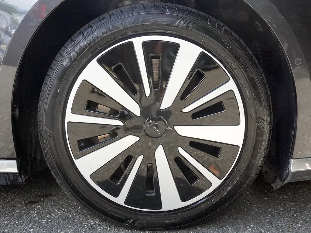 Used 2025 Lucid Air Touring AWD/4WD image 23