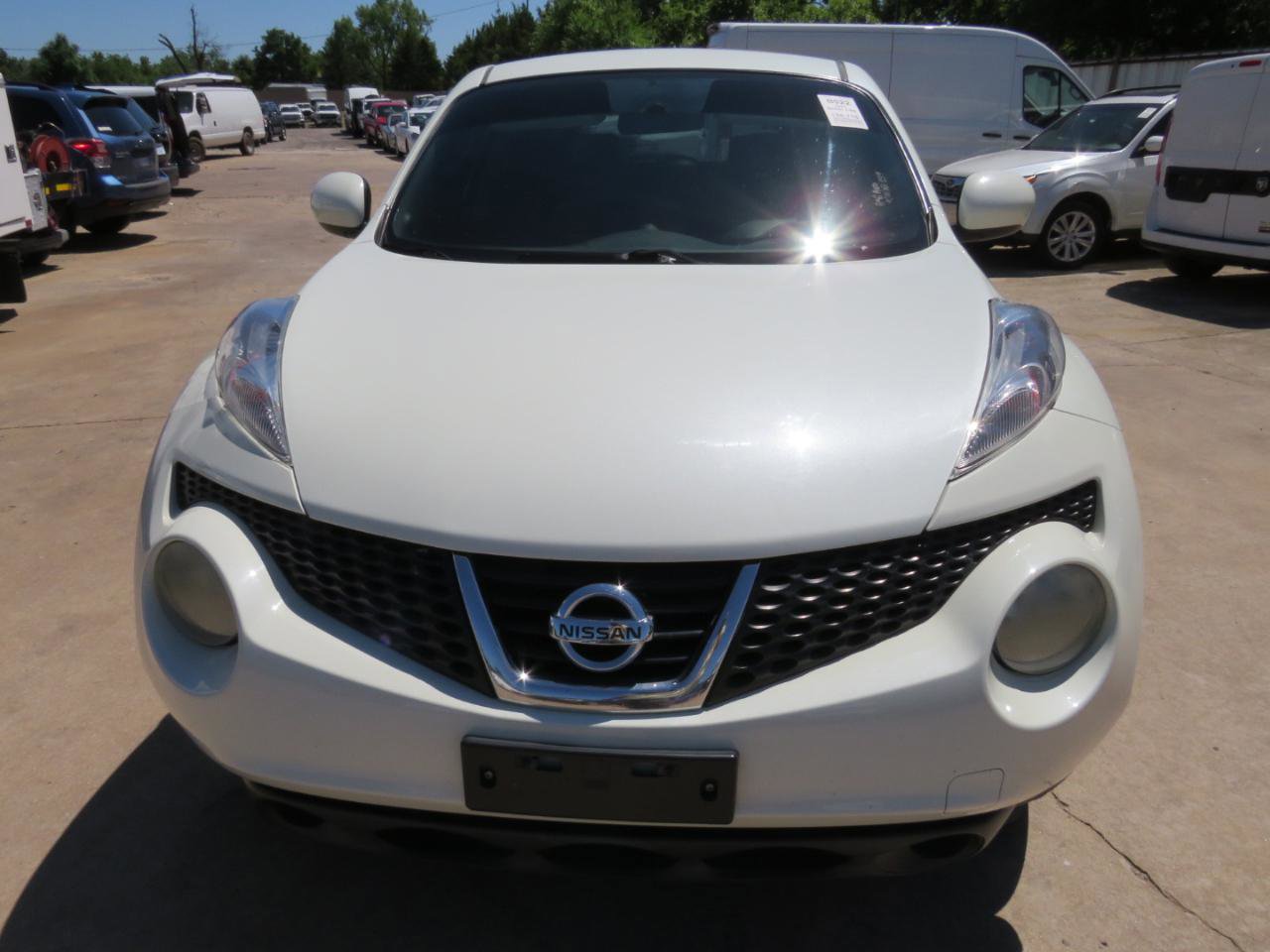 Used 2011 Nissan Juke S FWD image 2
