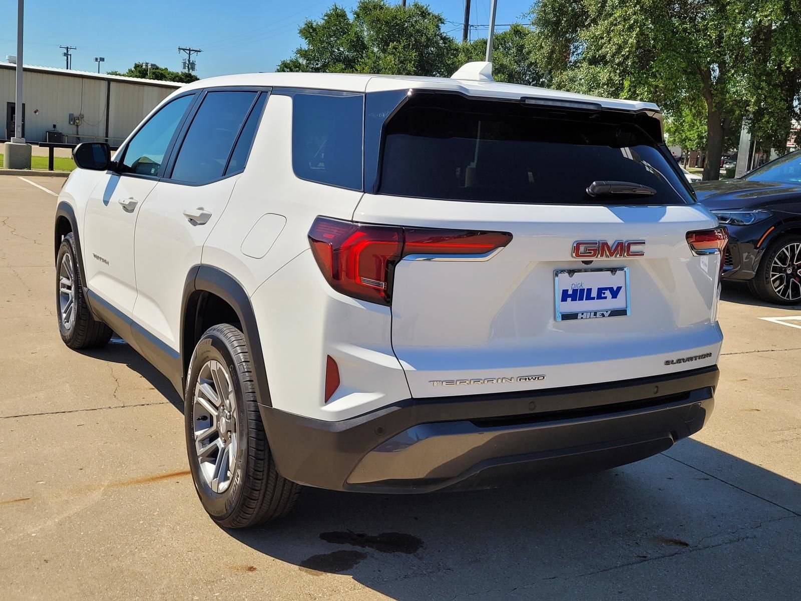 Used 2025 GMC Terrain Elevation AWD/4WD image 3