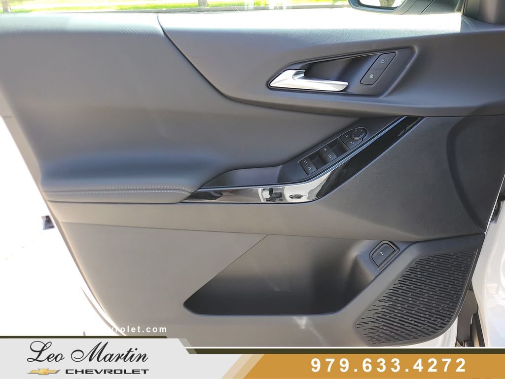 New 2026 Chevrolet Equinox LT w/ Convenience Package II FWD image 17