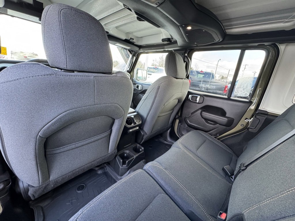 Used 2025 Jeep Wrangler Willys image 13