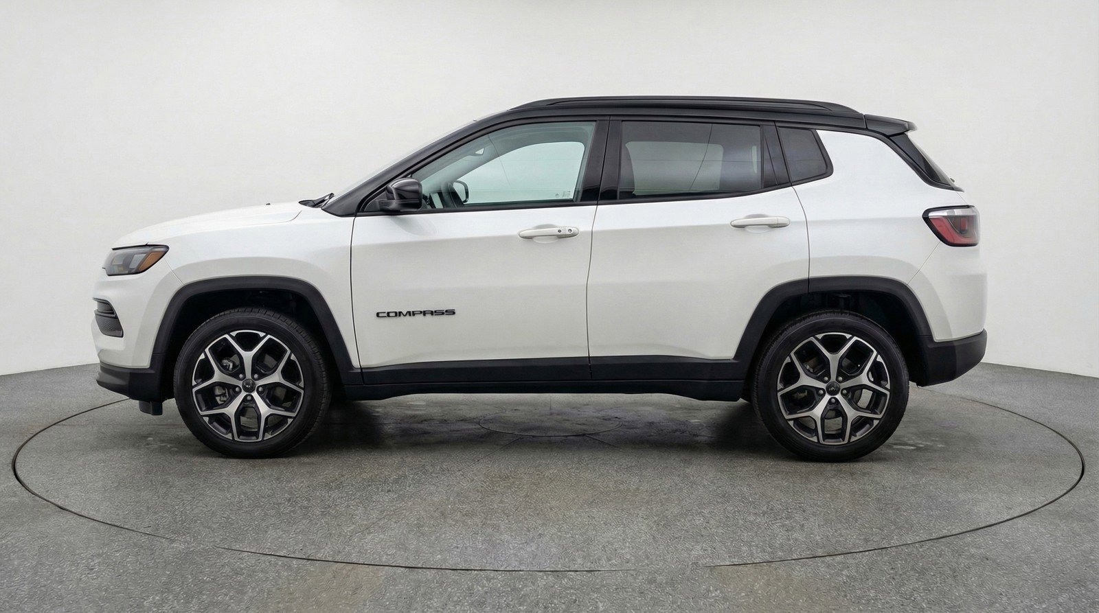 Used 2025 Jeep Compass Limited AWD/4WD image 5