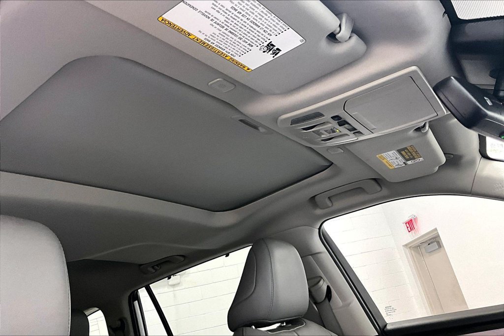 Used 2023 Toyota Highlander Limited FWD image 19
