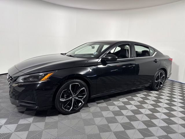 Used 2024 Nissan Altima 2.5 SR image 2