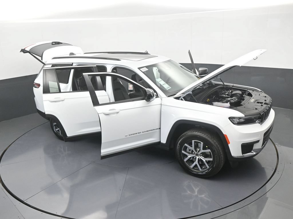 Used 2025 Jeep Grand Cherokee L Limited RWD image 67