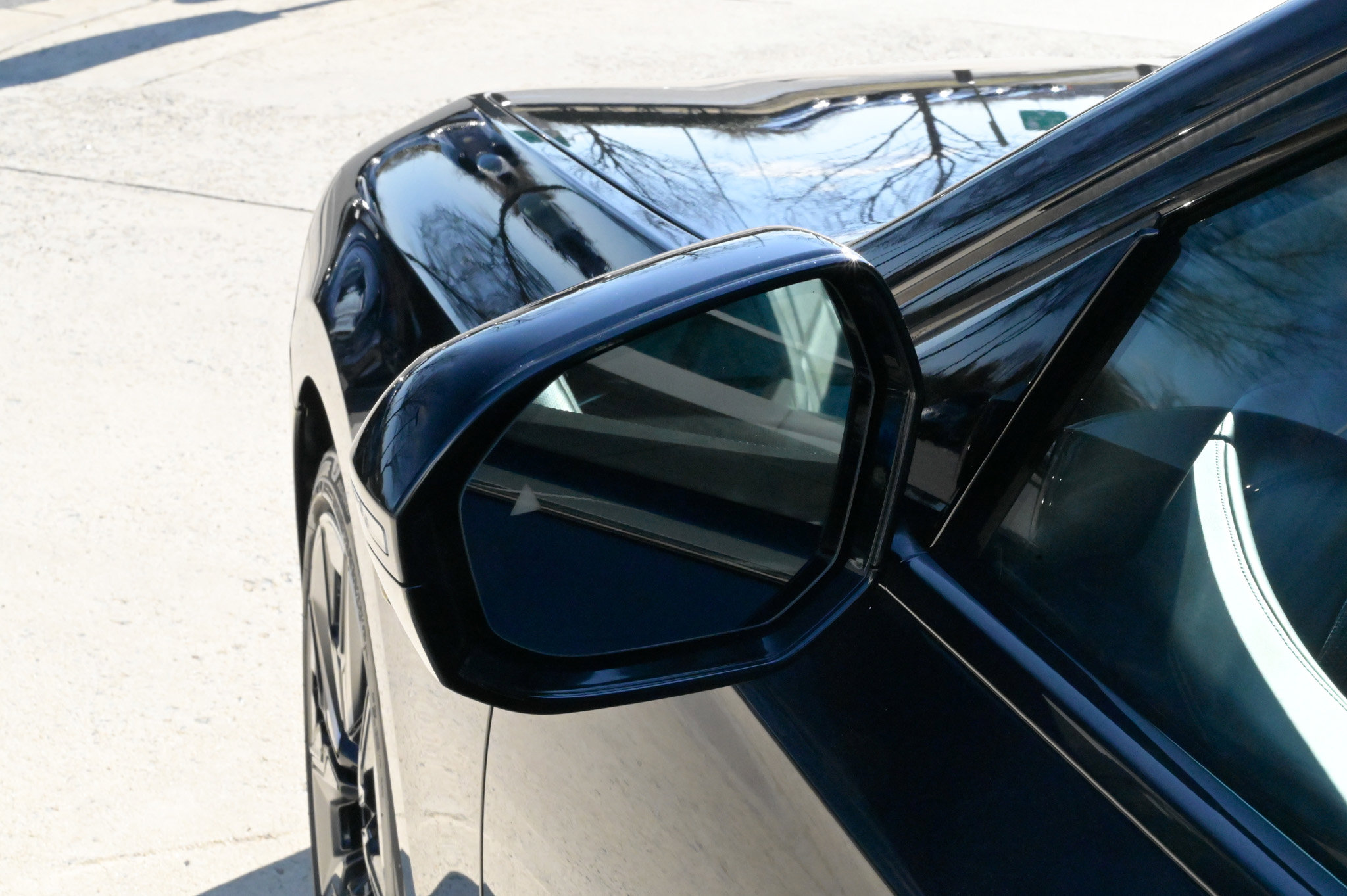 Used 2023 BMW 760i xDrive w/ Executive Package image 14