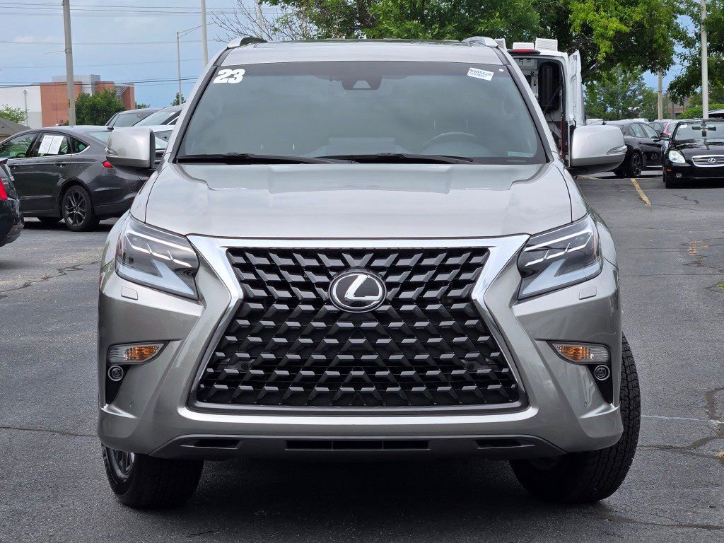 Used 2023 Lexus GX 460 Premium image 2