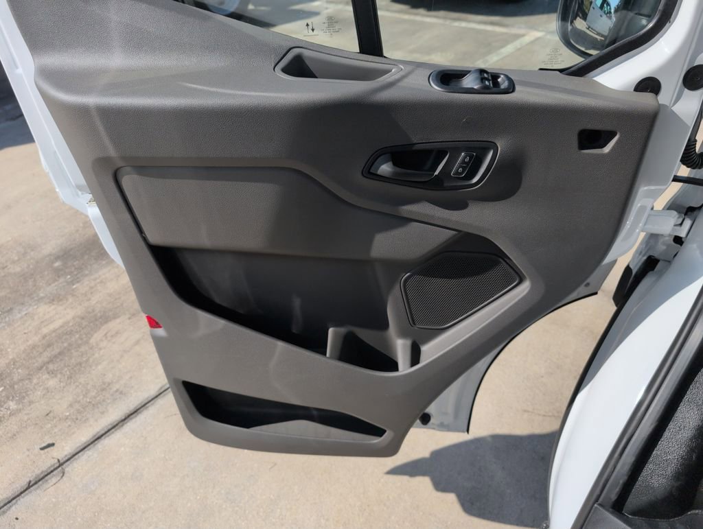 New 2026 Ford Transit 250 148 Medium Roof w/ Load Area Protection Package RWD image 25