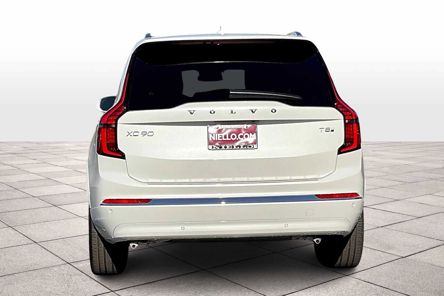 New 2026 Volvo XC90 T8 Plus w/ Protection Package Premier image 6