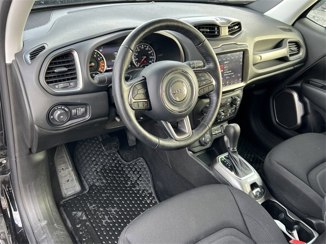 Certified 2022 Jeep Renegade Latitude w/ Convenience Group image 16