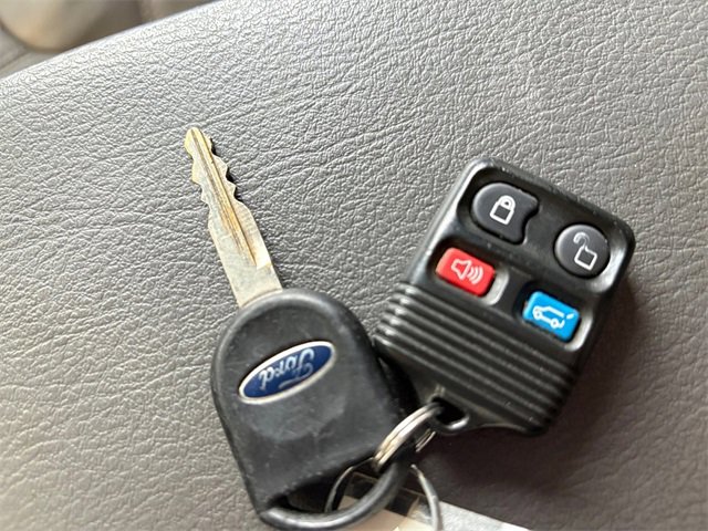 Used 2003 Ford Explorer XLT image 18