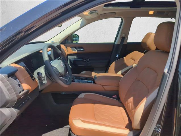 New 2026 Nissan Pathfinder Platinum w/ Cargo Package AWD/4WD image 16