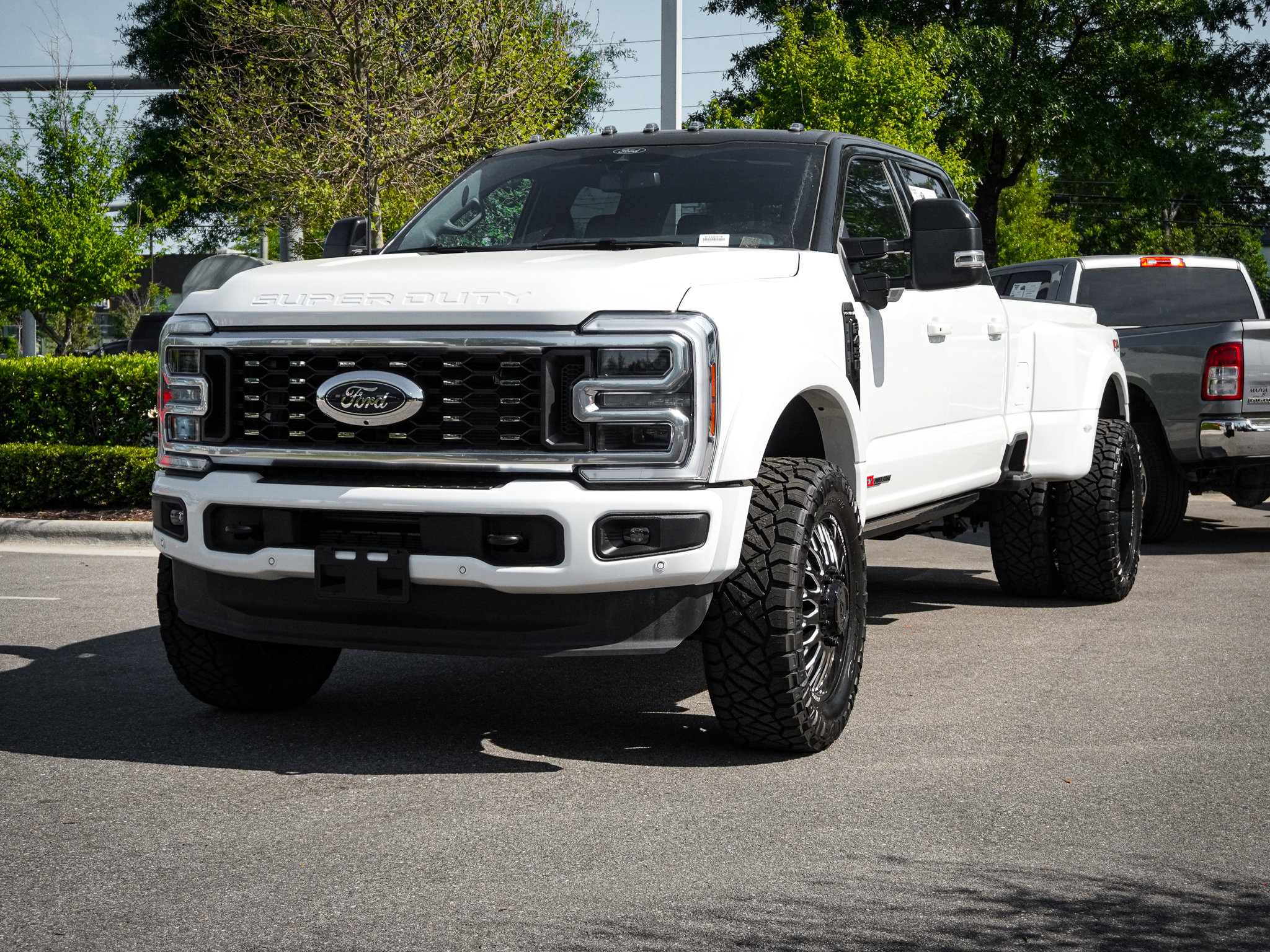 Used 2026 Ford F450 Platinum w/ FX4 Off-Road Package AWD/4WD image 5