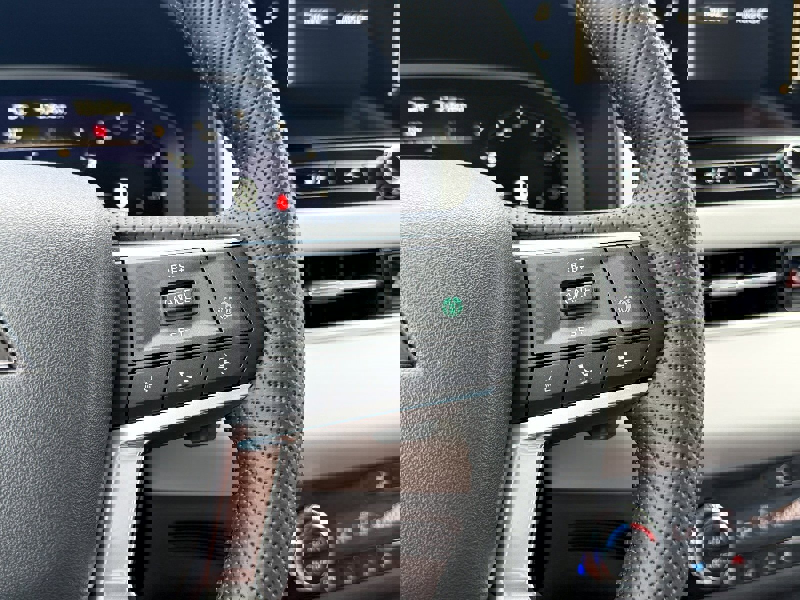 New 2025 Mitsubishi Outlander AWD image 43