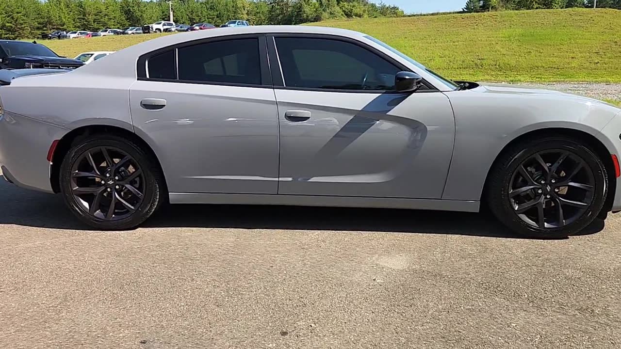 Used 2020 Dodge Charger SXT w/ Blacktop Package RWD image 8