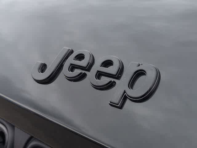 Used 2024 Jeep Grand Cherokee Limited w/ Luxury Tech Group II AWD/4WD image 12
