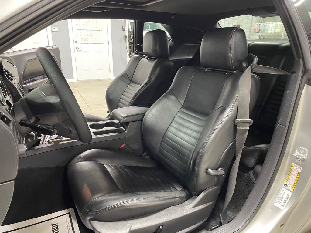 Used 2010 Dodge Challenger R/T RWD image 10