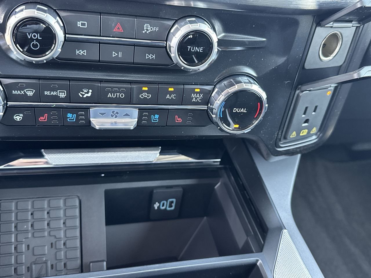 New 2025 Ford F250 Lariat w/ Lariat Ultimate Package image 52