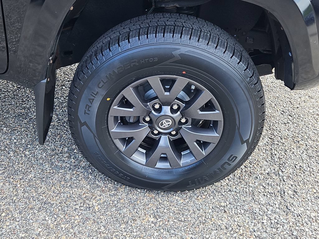 Used 2020 Toyota Tacoma SR5 AWD/4WD image 10