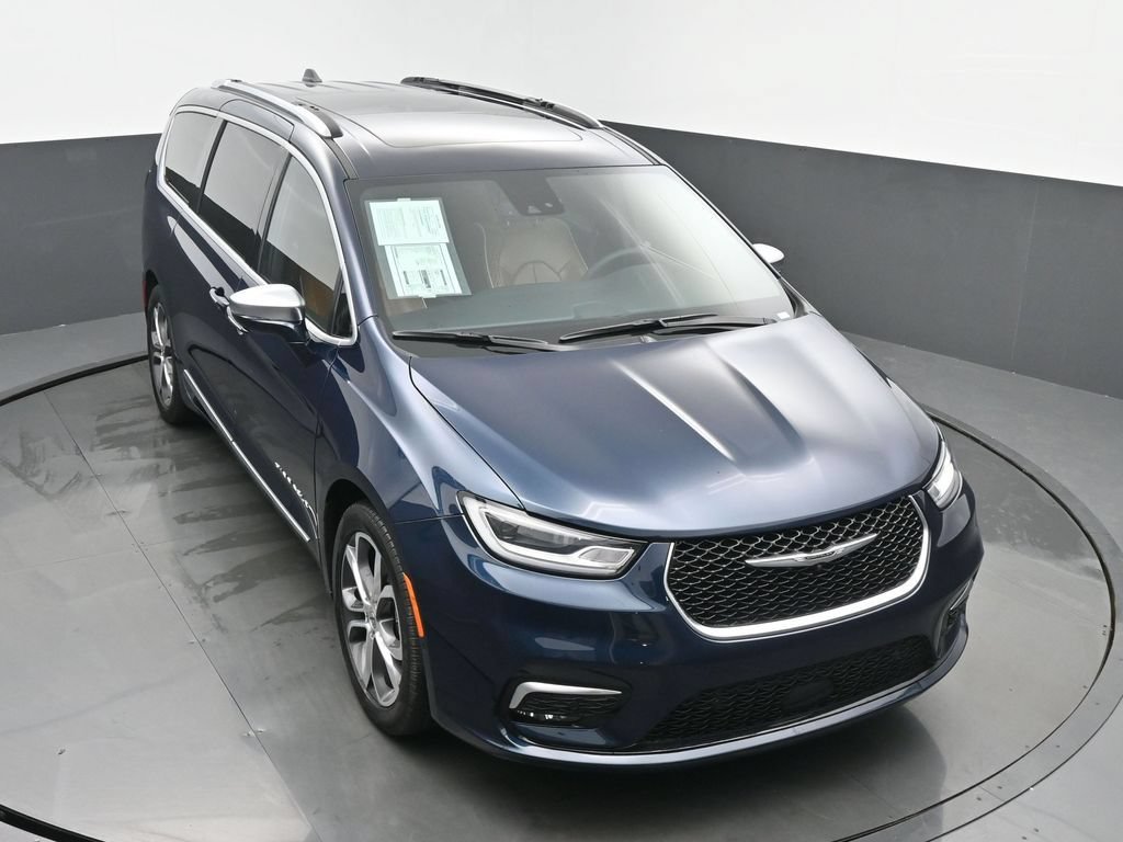Used 2024 Chrysler Pacifica Pinnacle FWD image 43